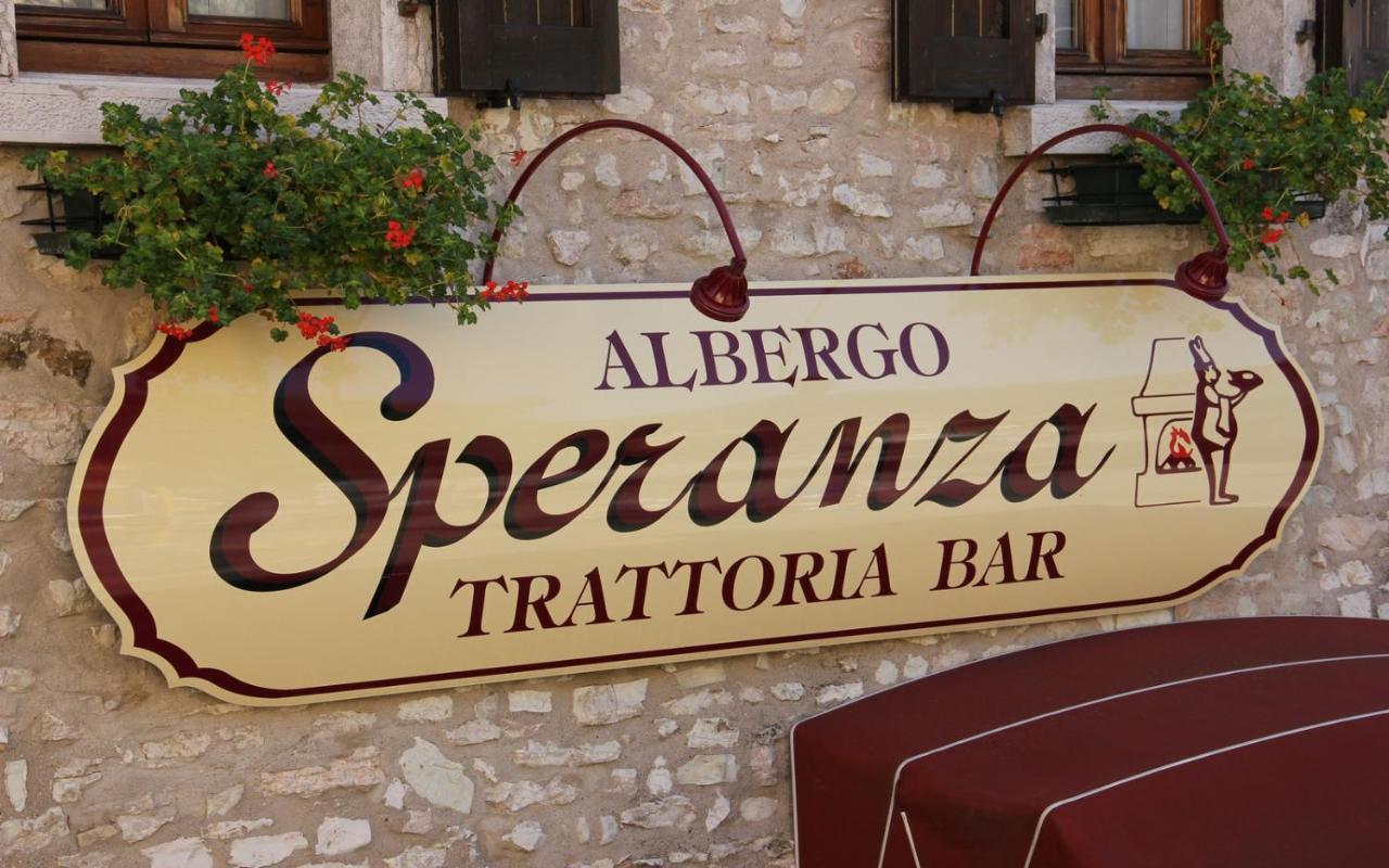 Albergo Speranza Spiazzi Di Monte Baldo Spiazzi Di Caprino Eksteriør billede