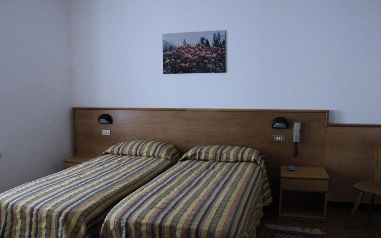 Albergo Speranza Spiazzi Di Monte Baldo Spiazzi Di Caprino Eksteriør billede