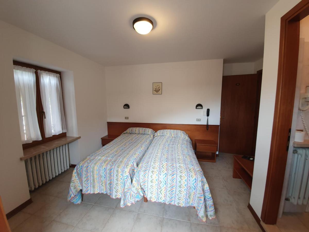 Albergo Speranza Spiazzi Di Monte Baldo Spiazzi Di Caprino Eksteriør billede